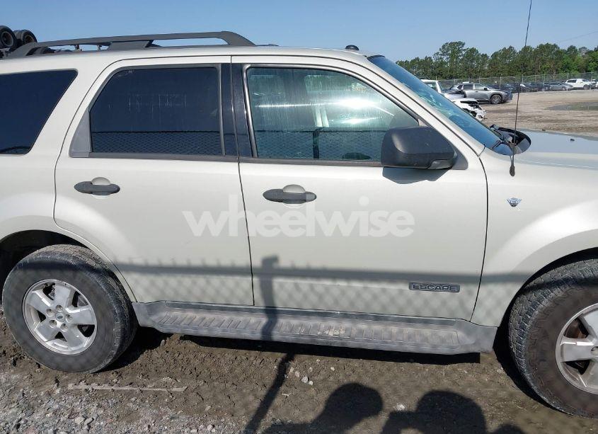 Photo 13 of 2008 Ford Escape XLT (VIN 1FMCU93198KE69299)