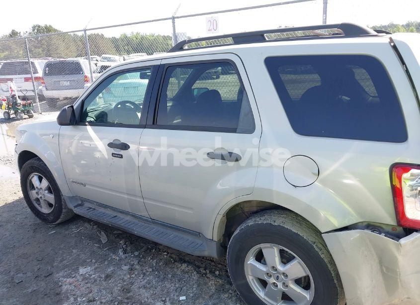 Photo 14 of 2008 Ford Escape XLT (VIN 1FMCU93198KE69299)