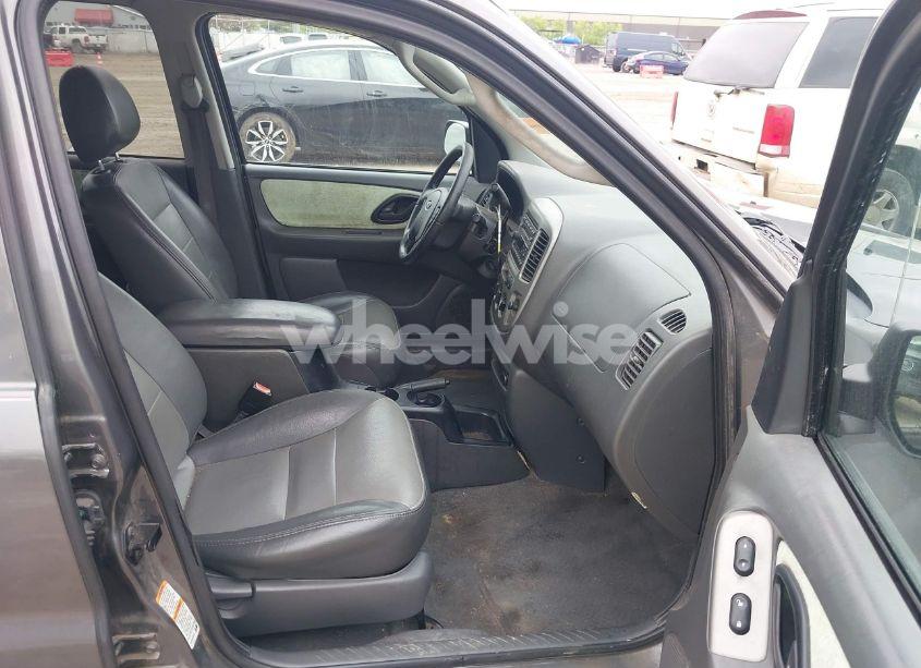 Photo 5 of 2004 Ford Escape XLT (VIN 1FMCU931X4DA18154)