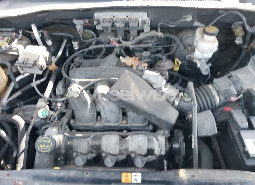 Photo 10 of 2005 Ford Escape XLT (VIN 1FMCU931X5KA97600)