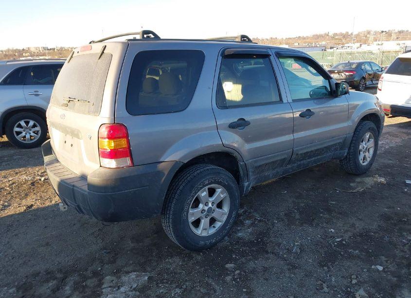 Photo 4 of 2007 Ford Escape XLT/XLT SPORT (VIN 1FMCU931X7KA40445)