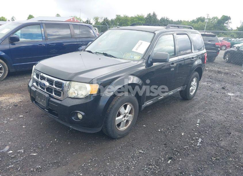 Photo 2 of 2009 Ford Escape XLT (VIN 1FMCU93709KA19708)