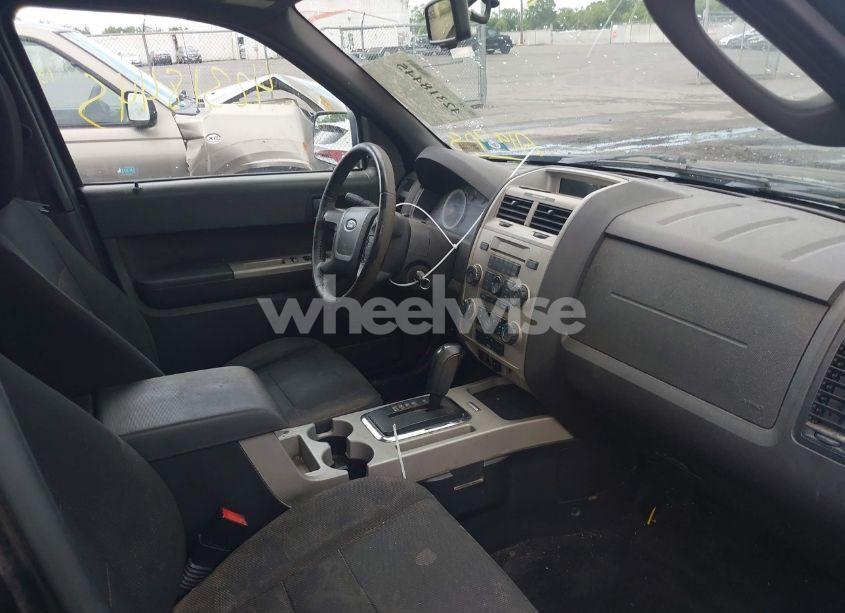 Photo 5 of 2009 Ford Escape XLT (VIN 1FMCU93709KA19708)