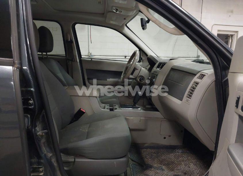 Photo 5 of 2009 Ford Escape XLT (VIN 1FMCU93709KD03906)