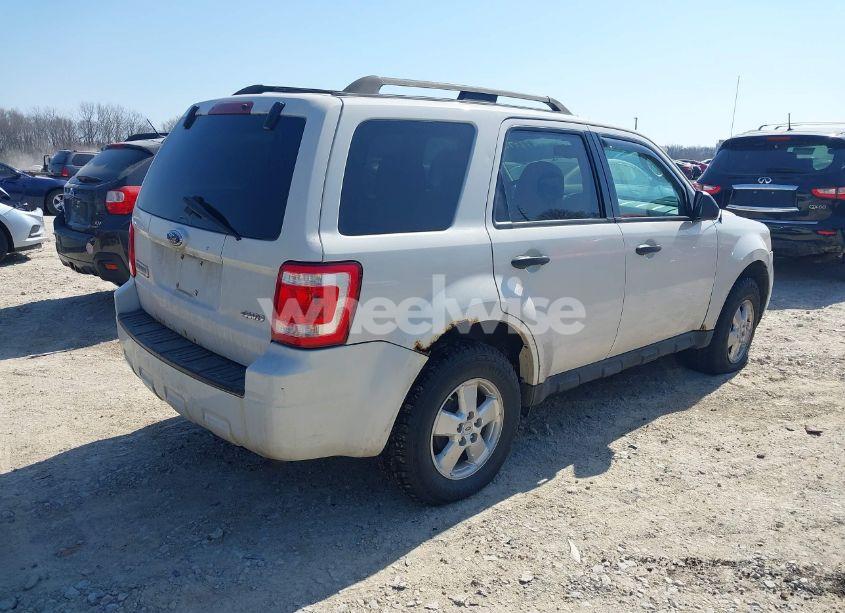 Photo 4 of 2009 Ford Escape XLT (VIN 1FMCU93719KB54891)