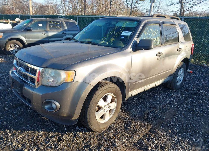 Photo 2 of 2009 Ford Escape XLT (VIN 1FMCU93739KA33781)