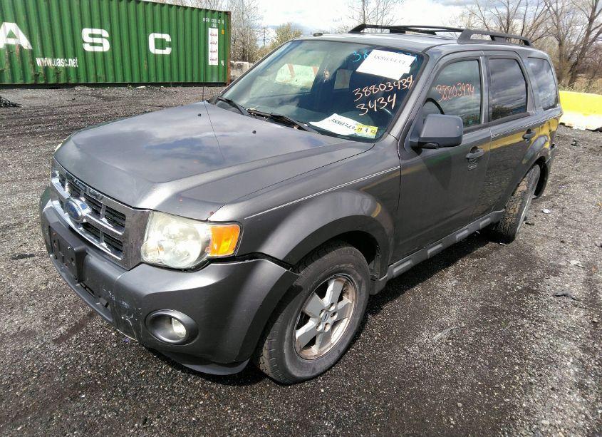 Photo 2 of 2009 Ford Escape XLT (VIN 1FMCU93749KA06962)