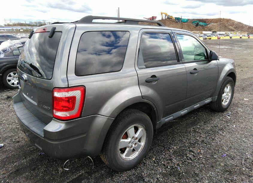 Photo 4 of 2009 Ford Escape XLT (VIN 1FMCU93749KA06962)