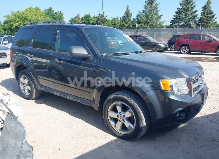 2009 Ford Escape XLT (VIN 1FMCU93759KB95251) main photo