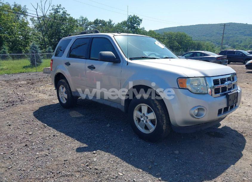 2009 Ford Escape XLT (VIN 1FMCU93779KB22110) main photo