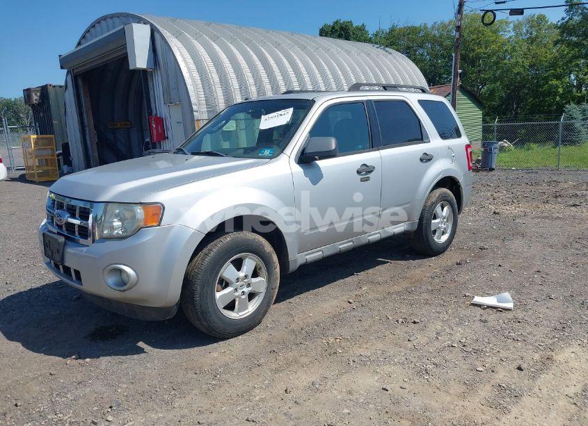 Photo 2 of 2009 Ford Escape XLT (VIN 1FMCU93779KB22110)