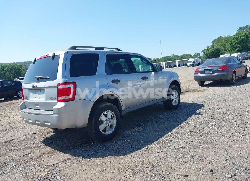 Photo 4 of 2009 Ford Escape XLT (VIN 1FMCU93779KB22110)