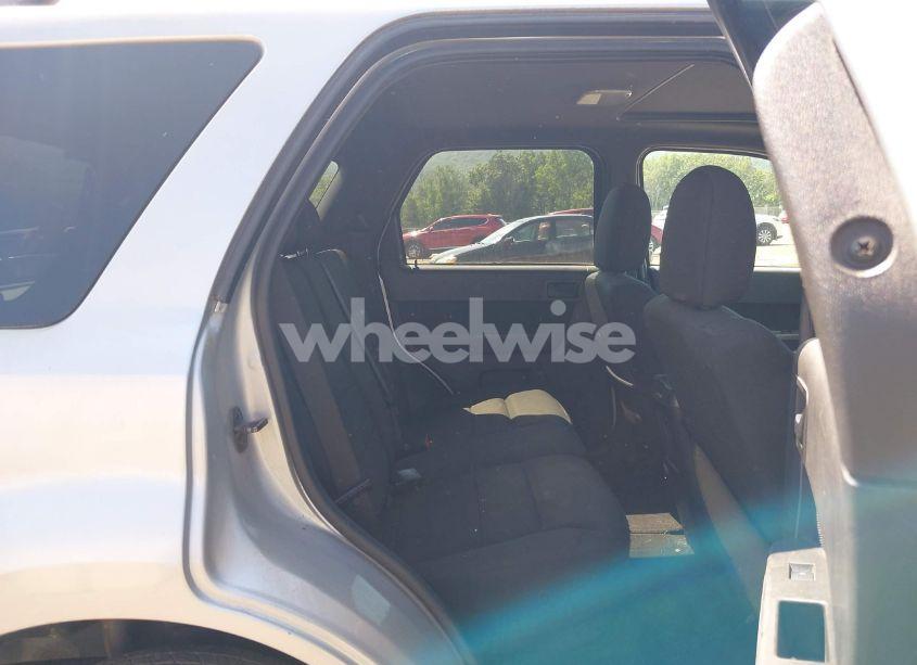 Photo 8 of 2009 Ford Escape XLT (VIN 1FMCU93779KB22110)