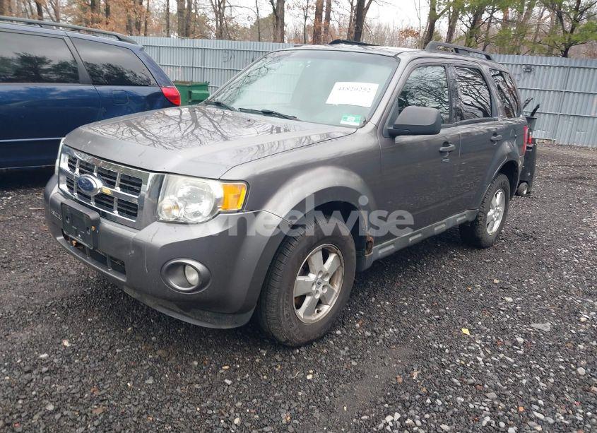 Photo 2 of 2009 Ford Escape XLT (VIN 1FMCU93789KC81766)