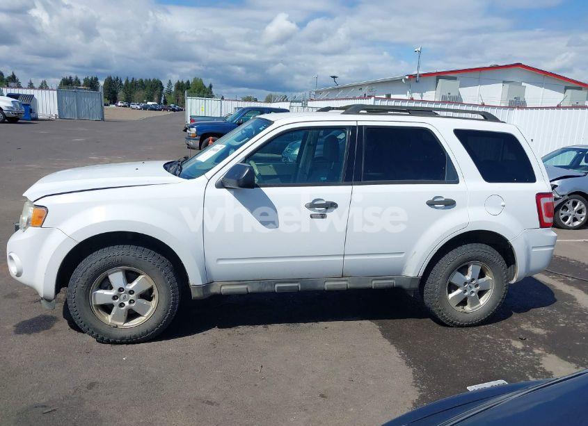 Photo 15 of 2009 Ford Escape XLT (VIN 1FMCU93799KC86362)