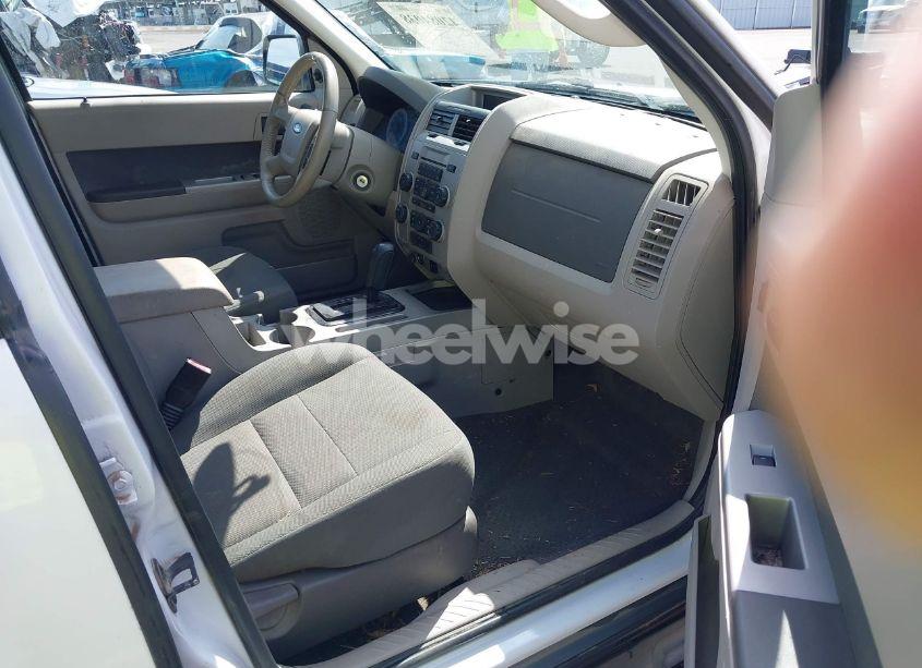 Photo 5 of 2009 Ford Escape XLT (VIN 1FMCU93799KC86362)