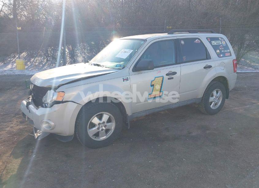 Photo 2 of 2009 Ford Escape XLT (VIN 1FMCU937X9KC57467)