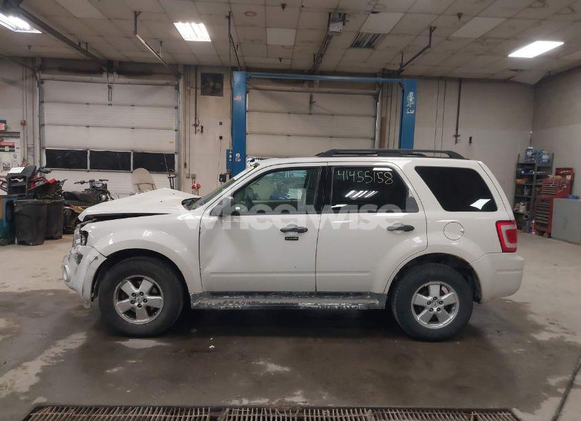 Photo 12 of 2009 Ford Escape XLT (VIN 1FMCU93G09KA07316)