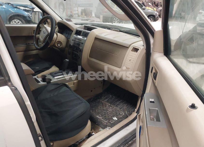 Photo 5 of 2009 Ford Escape XLT (VIN 1FMCU93G09KA07316)