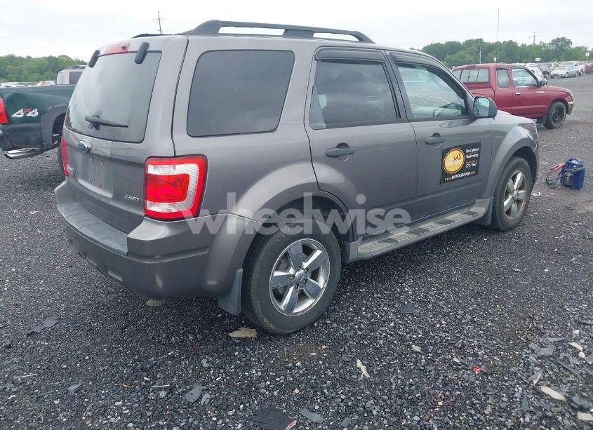 Photo 4 of 2009 Ford Escape XLT (VIN 1FMCU93G09KB00918)