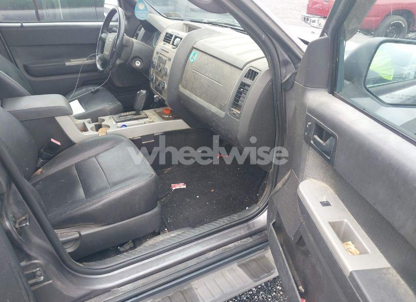 Photo 5 of 2009 Ford Escape XLT (VIN 1FMCU93G09KB00918)