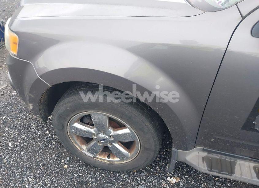 Photo 6 of 2009 Ford Escape XLT (VIN 1FMCU93G09KB00918)