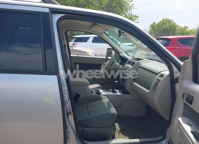 Photo 5 of 2009 Ford Escape XLT (VIN 1FMCU93G09KC39298)