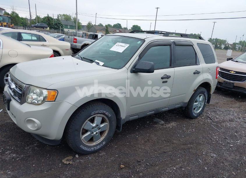 Photo 2 of 2009 Ford Escape XLT (VIN 1FMCU93G19KA86415)