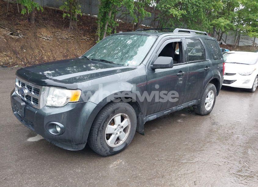 Photo 2 of 2009 Ford Escape XLT (VIN 1FMCU93G19KC14250)