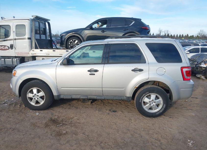 Photo 14 of 2009 Ford Escape XLT (VIN 1FMCU93G29KC99180)