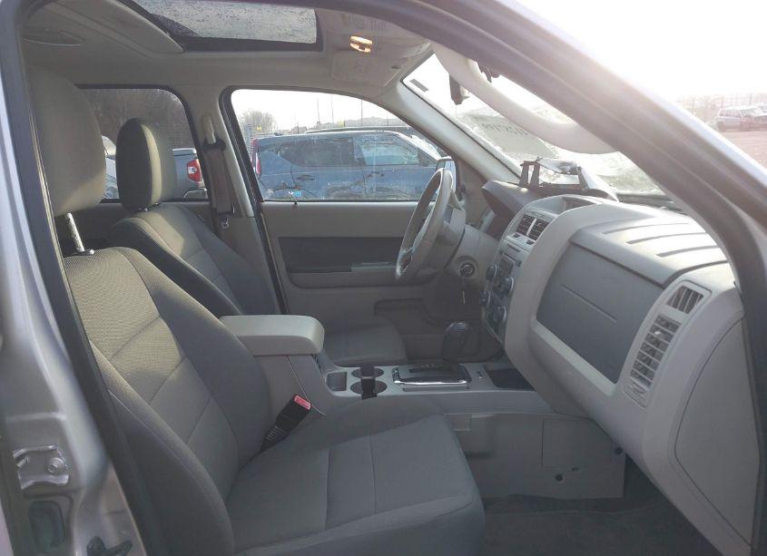 Photo 5 of 2009 Ford Escape XLT (VIN 1FMCU93G29KC99180)