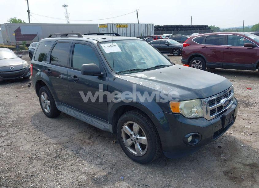 2009 Ford Escape XLT (VIN 1FMCU93G39KA57935) main photo