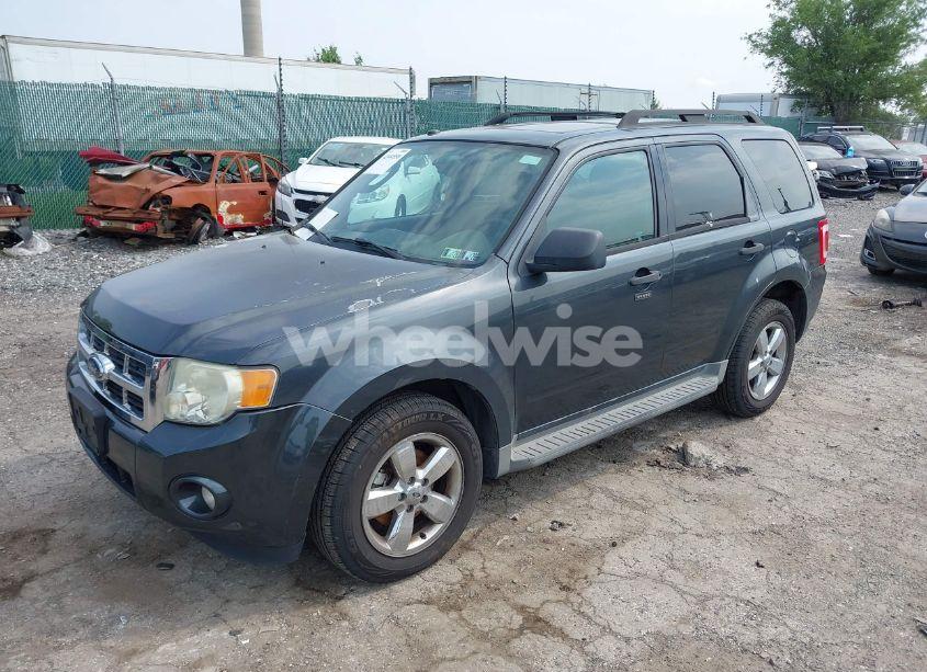 Photo 2 of 2009 Ford Escape XLT (VIN 1FMCU93G39KA57935)