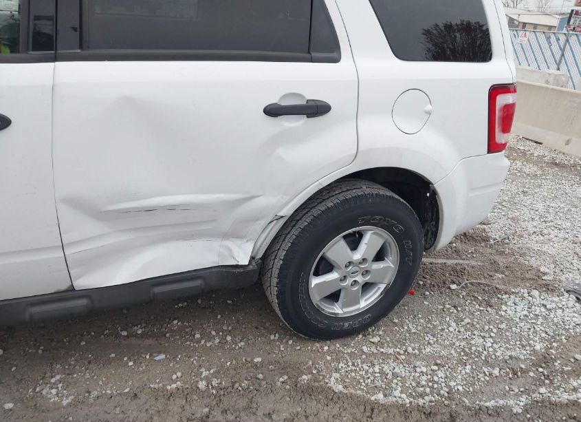 Photo 12 of 2009 Ford Escape XLT (VIN 1FMCU93G39KC84851)