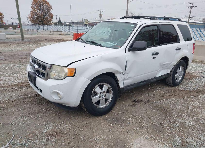 Photo 2 of 2009 Ford Escape XLT (VIN 1FMCU93G39KC84851)