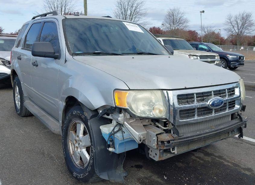 2009 Ford Escape XLT (VIN 1FMCU93G49KA25219) main photo