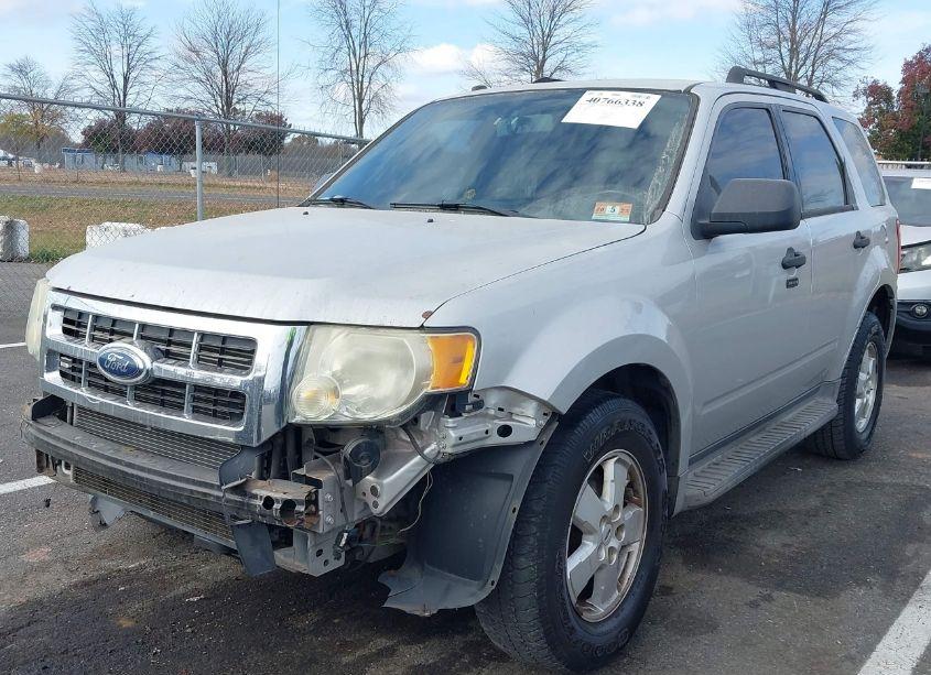 Photo 2 of 2009 Ford Escape XLT (VIN 1FMCU93G49KA25219)