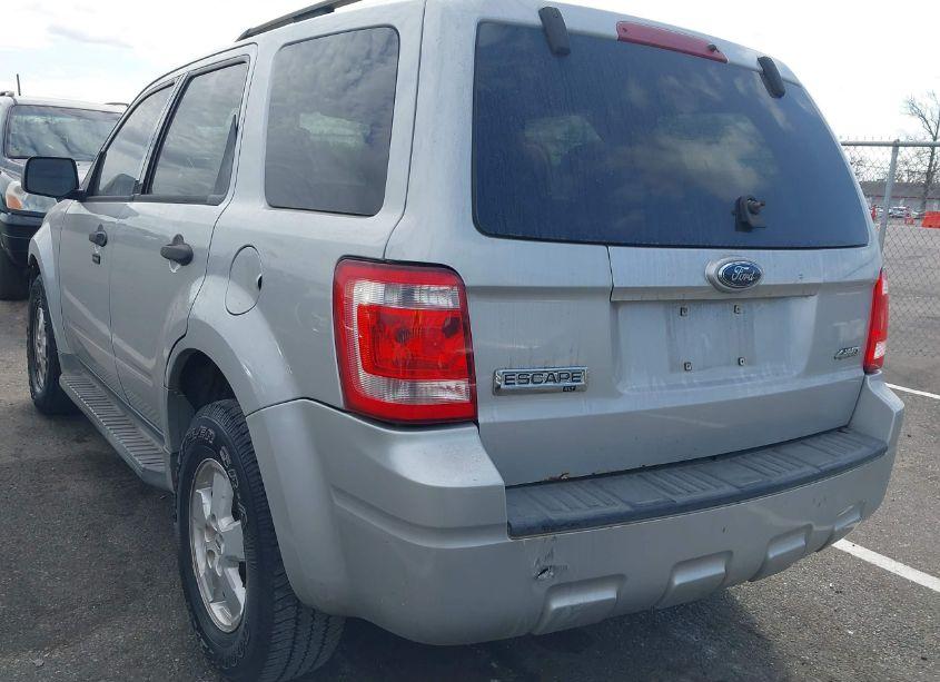 Photo 3 of 2009 Ford Escape XLT (VIN 1FMCU93G49KA25219)