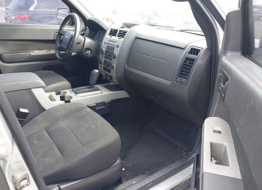 Photo 5 of 2009 Ford Escape XLT (VIN 1FMCU93G49KA25219)