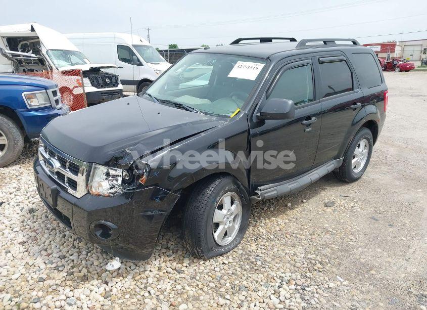 Photo 2 of 2009 Ford Escape XLT (VIN 1FMCU93G49KB96455)