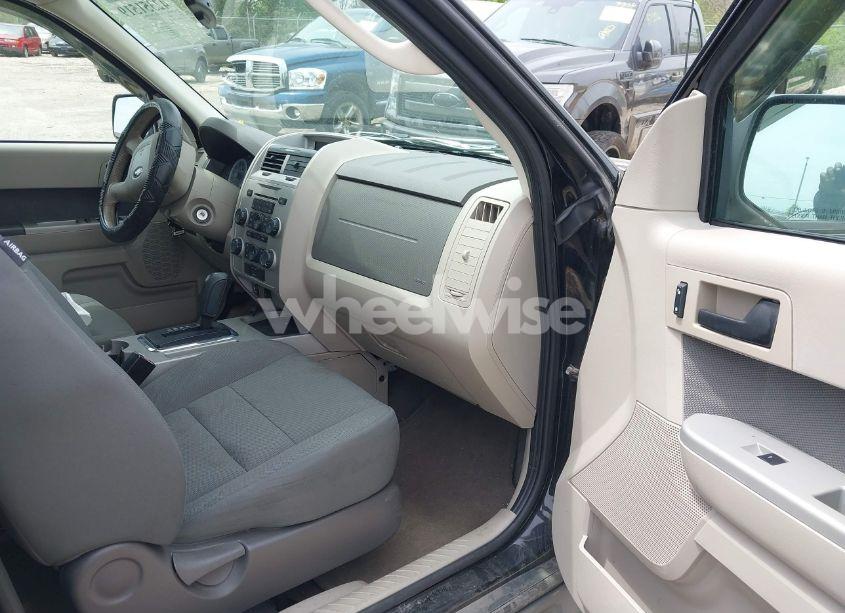 Photo 5 of 2009 Ford Escape XLT (VIN 1FMCU93G49KB96455)