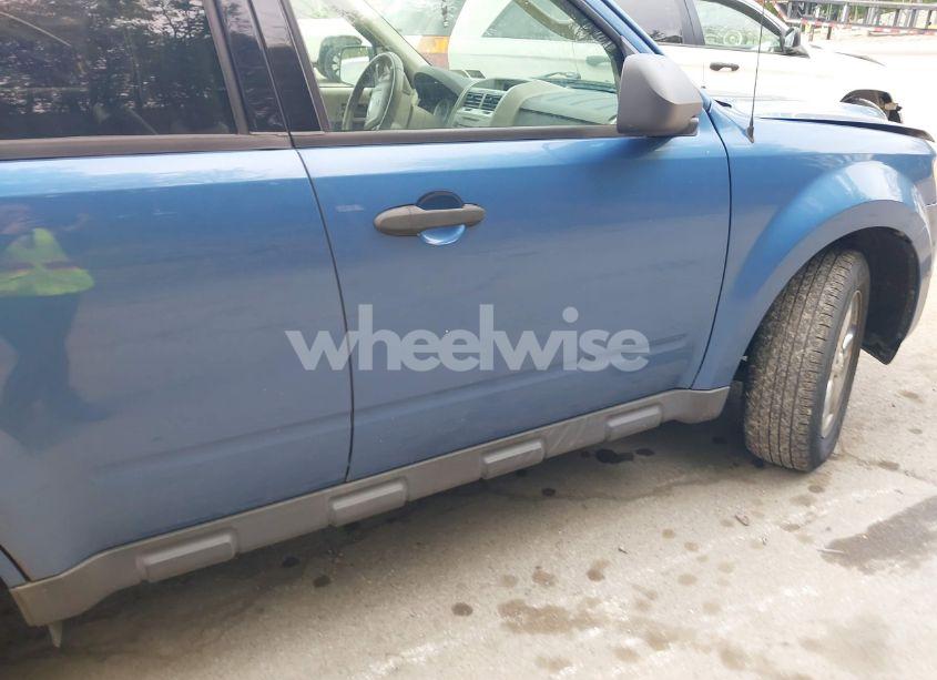 Photo 13 of 2009 Ford Escape XLT (VIN 1FMCU93G59KA07909)