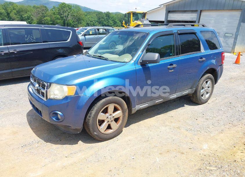 Photo 2 of 2009 Ford Escape XLT (VIN 1FMCU93G69KA07479)