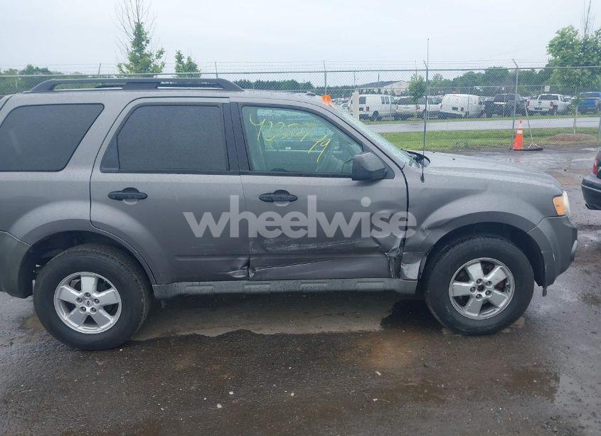 Photo 12 of 2009 Ford Escape XLT (VIN 1FMCU93G69KB62260)