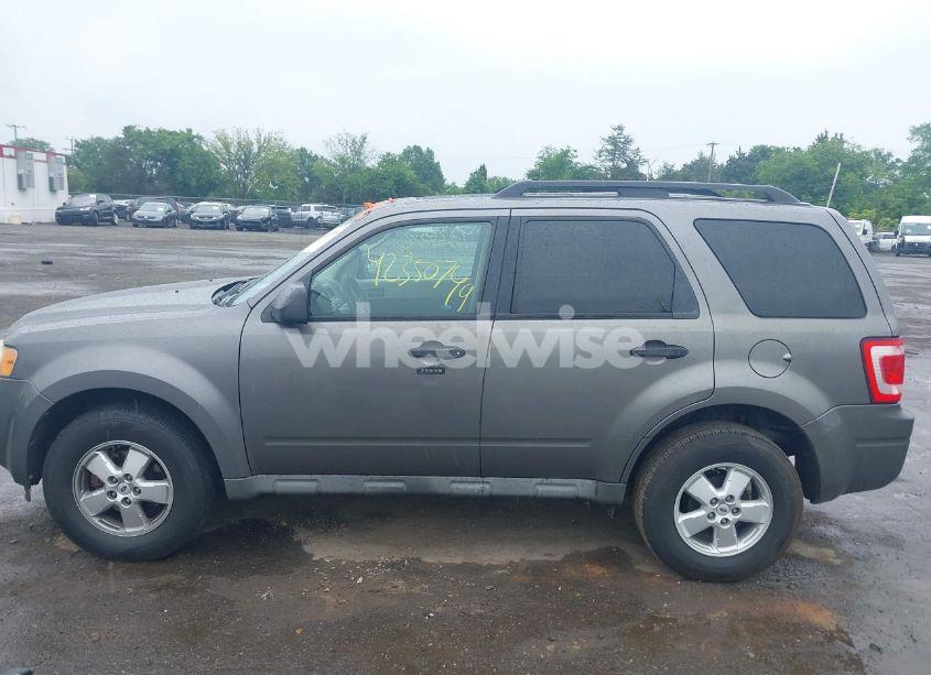 Photo 13 of 2009 Ford Escape XLT (VIN 1FMCU93G69KB62260)