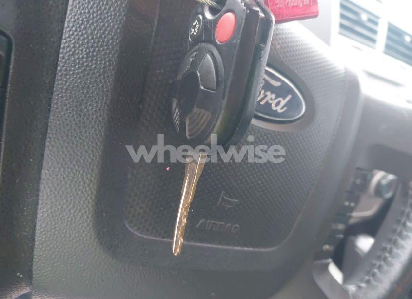 Photo 11 of 2009 Ford Escape XLT (VIN 1FMCU93G69KC25955)