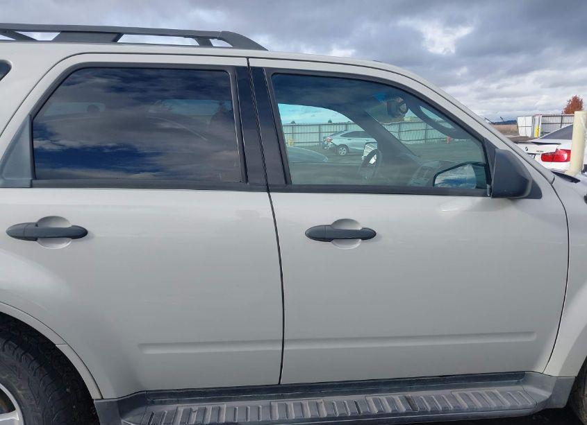 Photo 13 of 2009 Ford Escape XLT (VIN 1FMCU93G69KC29455)