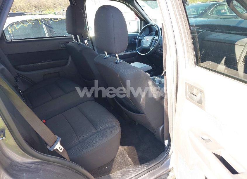 Photo 8 of 2009 Ford Escape XLT (VIN 1FMCU93G79KC47706)