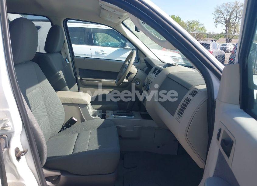 Photo 5 of 2009 Ford Escape XLT (VIN 1FMCU93G79KC85002)