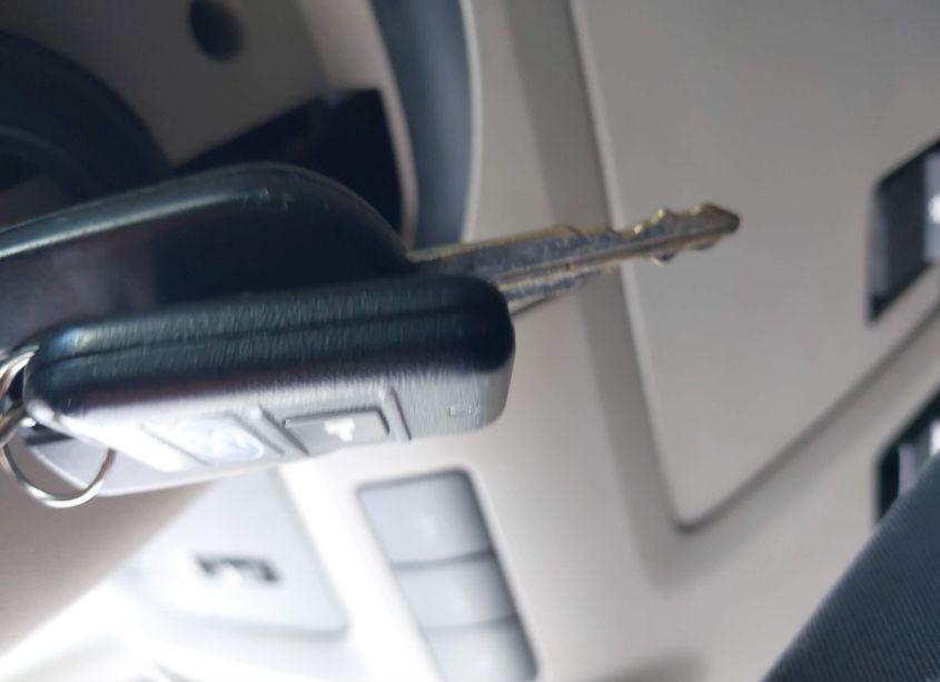 Photo 11 of 2009 Ford Escape XLT (VIN 1FMCU93G89KA34070)